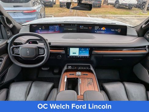 Certified 2025 Lincoln Navigator L Black Label AWD/4WD image 19