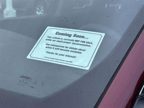 Used 2024 Jeep Grand Cherokee Laredo image 31