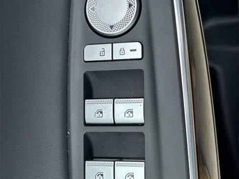 Used 2025 Genesis GV70 2.5T image 23