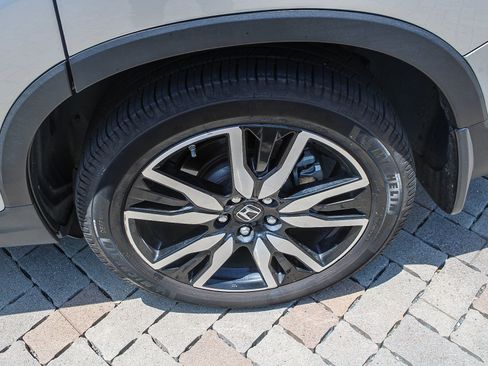 Used 2019 Honda Pilot Elite image 12