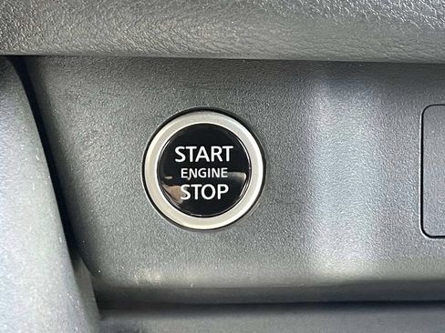 Used 2023 Nissan Rogue SL w/ SL Premium Package FWD image 30