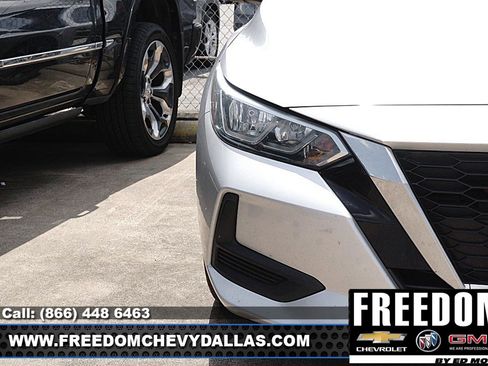 Used 2020 Nissan Sentra SV image 9