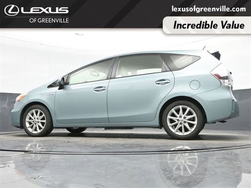 Used 2014 Toyota Prius V Five image 15