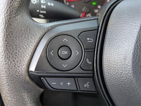 Used 2022 Toyota RAV4 XLE image 25