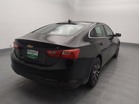 Used 2017 Chevrolet Malibu LT image 7