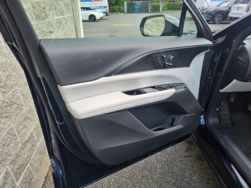 New 2026 Cadillac Lyriq Luxury image 24