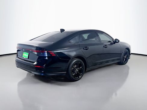Used 2025 Honda Accord SE image 10