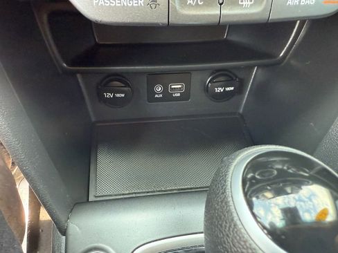 Used 2020 Hyundai Kona SE image 30