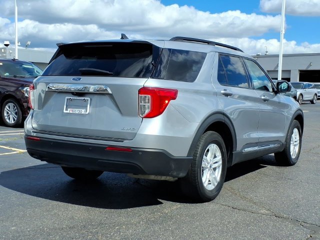 Used 2023 Ford Explorer XLT AWD/4WD image 8