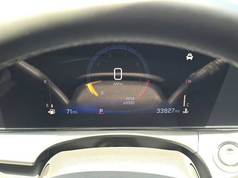 Used 2024 Chevrolet Trax LT w/ Sunroof Package FWD image 24