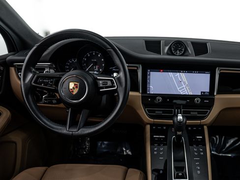 Certified 2023 Porsche Macan AWD/4WD image 13