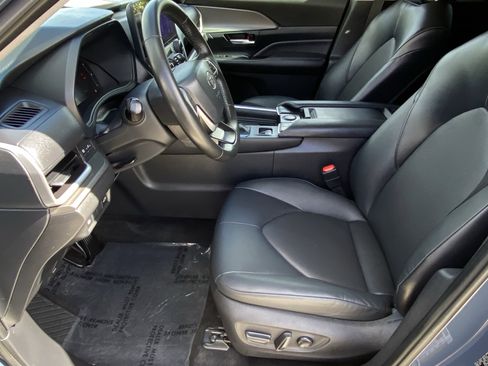 Certified 2024 Toyota Grand Highlander FWD image 27