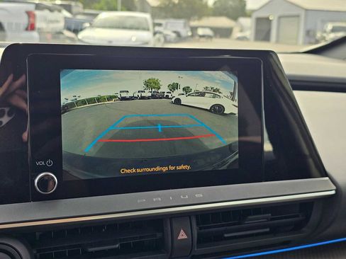 Certified 2026 Toyota Prius XLE FWD image 27