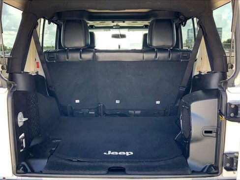 Used 2014 Jeep Wrangler Unlimited Rubicon AWD/4WD image 33