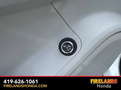 Used 2021 GMC Acadia SLE w/ Driver Convenience Package AWD/4WD image 18
