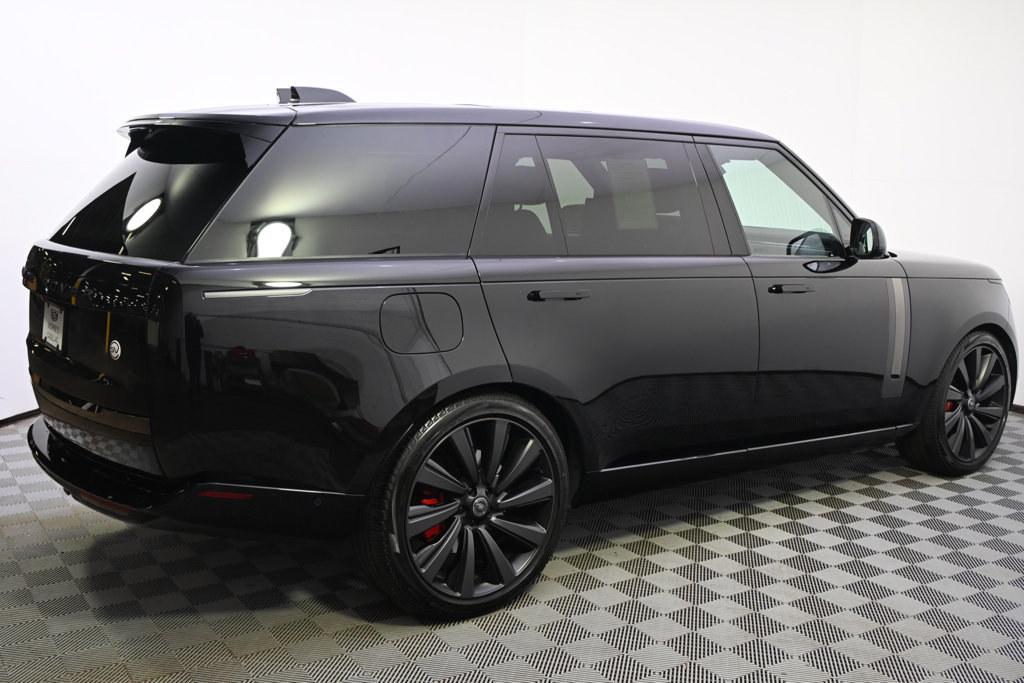 Used 2024 Land Rover Range Rover SV AWD/4WD image 7