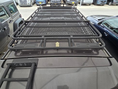 Used 2019 Toyota 4Runner SR5 AWD/4WD image 10