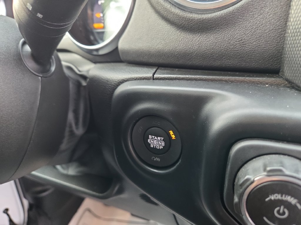 Used 2023 Jeep Wrangler Unlimited Sahara w/ Cold Weather Group AWD/4WD image 19