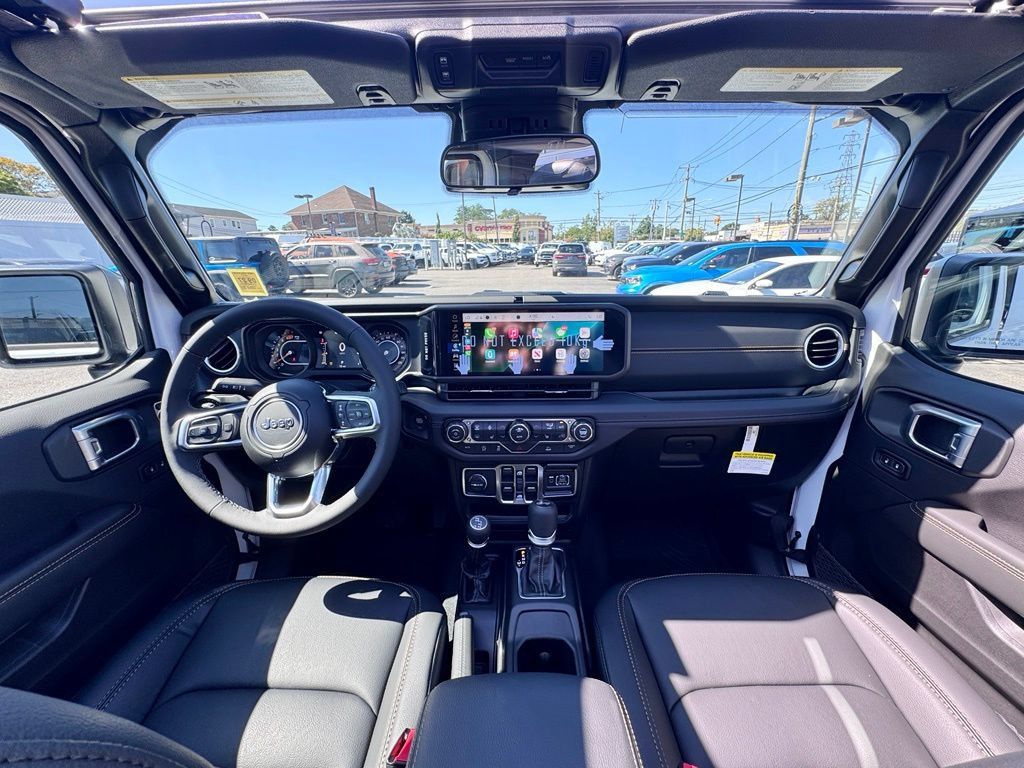 New 2026 Jeep Wrangler Unlimited Sahara AWD/4WD image 28