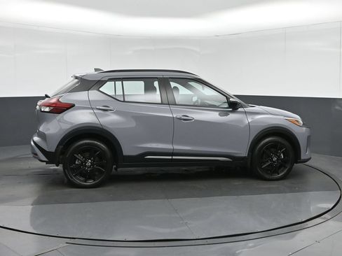 Used 2023 Nissan Kicks SR FWD image 8