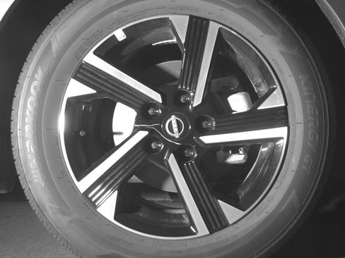 Used 2025 Nissan Sentra SV FWD image 13