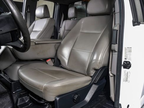 Used 2017 Ford F250 XL w/ Power Equipment Group image 28