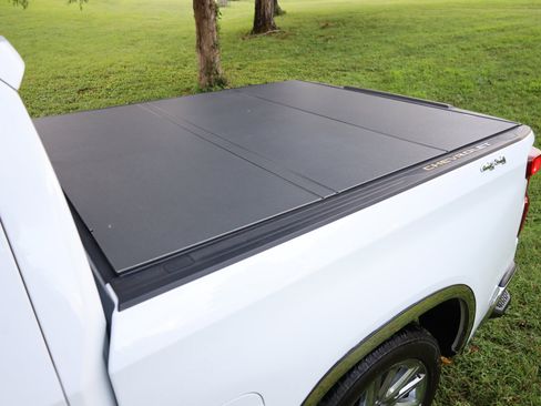 Used 2022 Chevrolet Silverado 1500 LTZ w/ LTZ Premium Package image 9