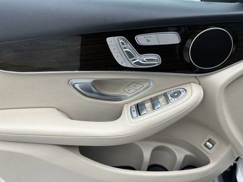 Used 2019 Mercedes-Benz GLC 300 4MATIC image 13