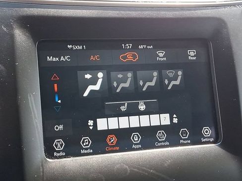 Used 2019 Jeep Cherokee Latitude Plus AWD/4WD image 14