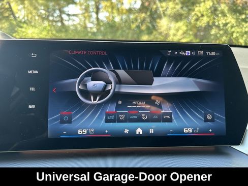 Used 2025 BMW X1 M35i w/ Premium Package image 26