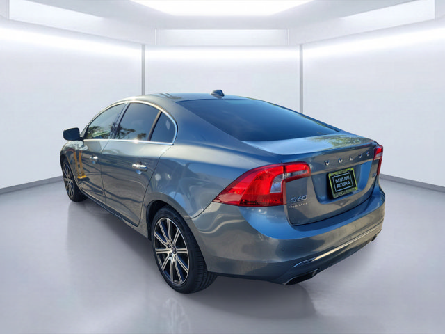 Used 2016 Volvo S60 T5 Inscription Platinum FWD image 3
