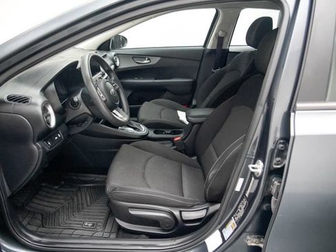 Used 2021 Kia Forte LXS FWD image 3