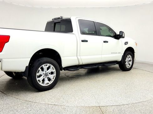 Used 2023 Nissan Titan SV w/ SV Convenience Package AWD/4WD image 5