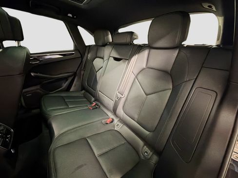 Certified 2020 Porsche Macan AWD/4WD image 26