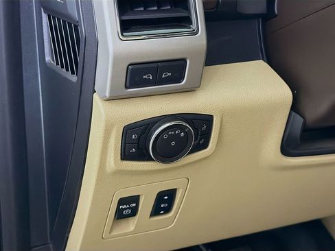 Used 2018 Ford F150 Lariat w/ Equipment Group 502A Luxury image 12