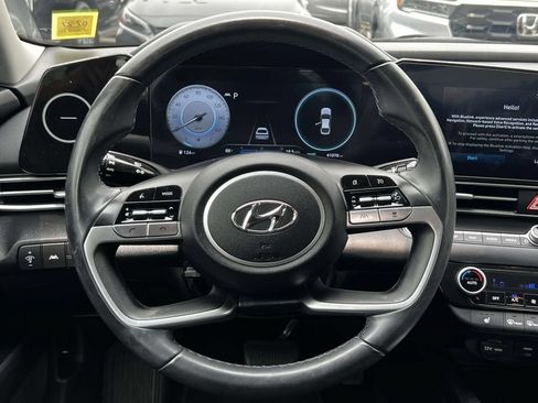 Used 2023 Hyundai Elantra SEL w/ Convenience Package FWD image 13