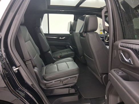 Used 2023 GMC Yukon Denali w/ Denali Reserve Package image 34