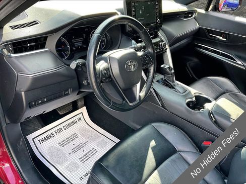 Used 2021 Toyota Venza XLE w/ Carpet Mat Package (TMS) AWD/4WD image 11