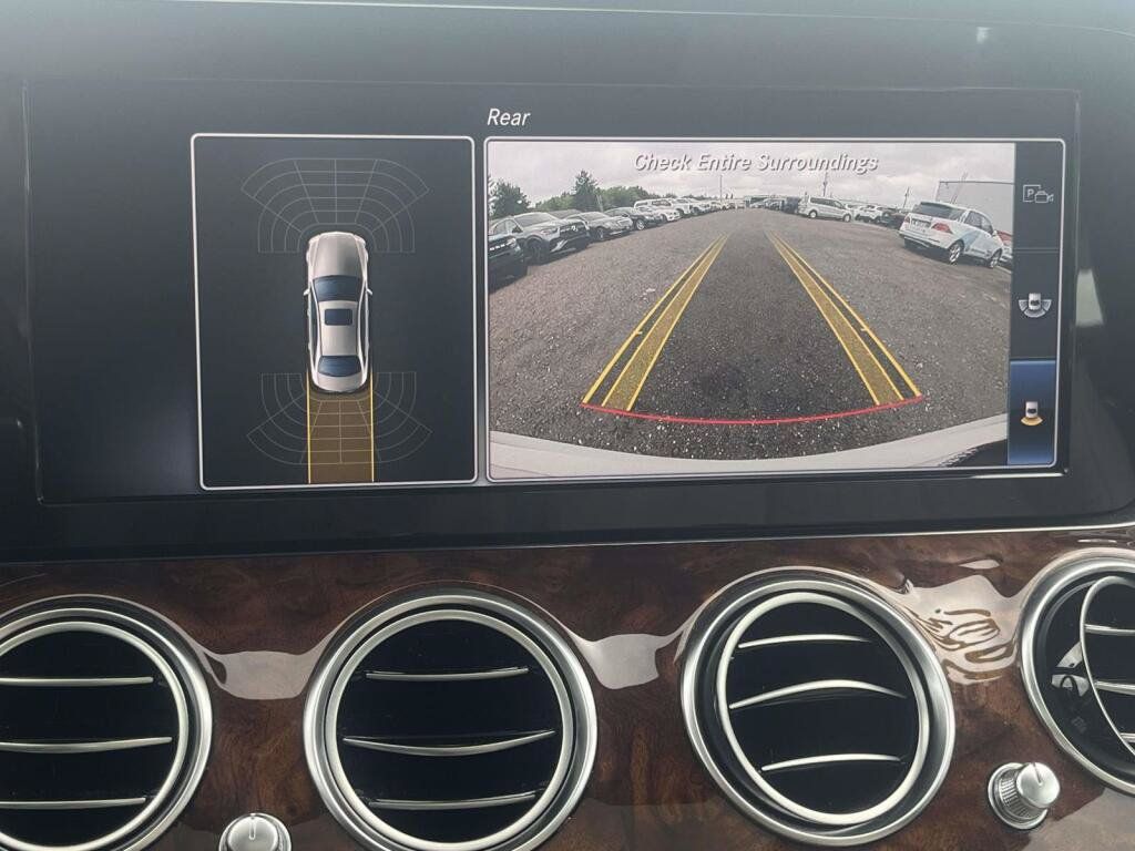 Used 2018 Mercedes-Benz E 400 4MATIC Sedan image 24