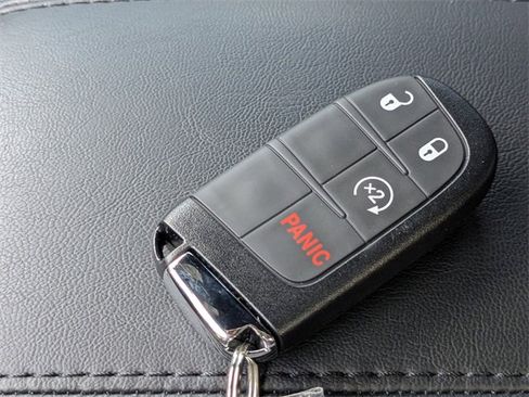 New 2026 Jeep Compass Latitude image 28