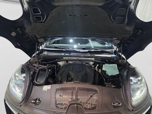 Used 2023 Porsche Macan AWD/4WD image 36
