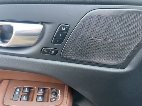 Certified 2023 Volvo XC60 B5 Plus image 27