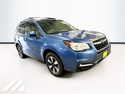 Used 2018 Subaru Forester 2.5i Premium w/ All-Weather Package image 3