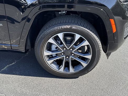 New 2025 Jeep Grand Cherokee Overland w/ Luxury Tech Group IV image 11