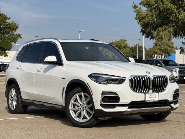 Used 2022 BMW X5 xDrive45e w/ Luxury Seating Package AWD/4WD image 2