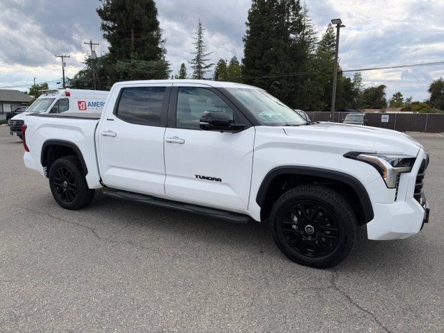 Used 2024 Toyota Tundra Limited AWD/4WD image 17