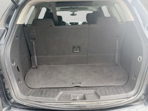 Used 2017 Chevrolet Traverse LT w/ Style and Technology Package FWD image 7