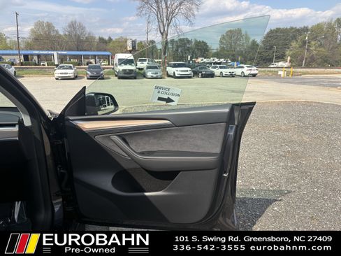 Used 2025 Tesla Model Y Long Range image 17