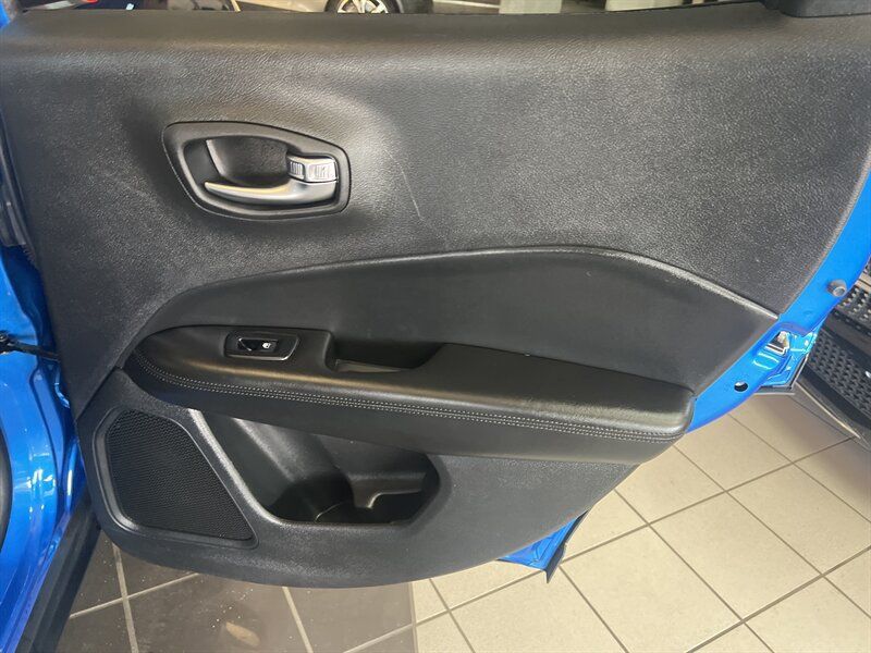 Used 2018 Jeep Compass Latitude w/ Popular Equipment Group AWD/4WD image 20