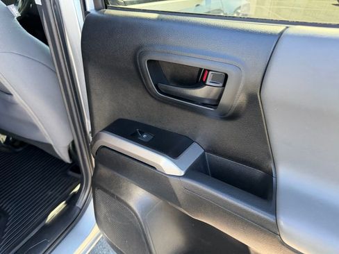 Used 2023 Toyota Tacoma SR5 AWD/4WD image 33